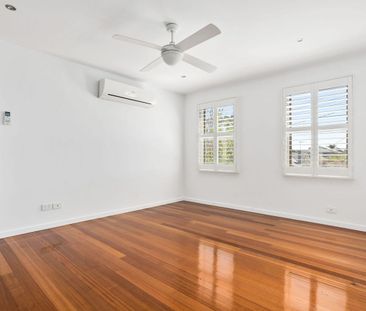 MODERN TOWNHOUSE | OUTDOOR DECK| CLOSE TO SHOPE - Photo 4