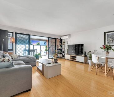 LARGE & SPACIOUS | 3 BEDROOM | CONVENIENT LOCATION - Photo 3