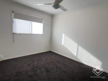 STUNNING 3-BEDROOM TWO-STORY TOWNHOUSE- CLOSE TO EVERYTHING! - Photo 4