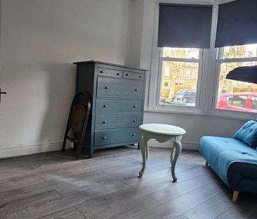 2 bedroom ground floor maisonette to rent - Photo 5