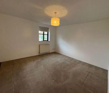 2 bedroom end of terrace house to rent - Photo 1