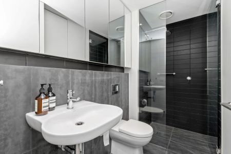 Fully Furnished Apartment In Prime Location - Photo 5