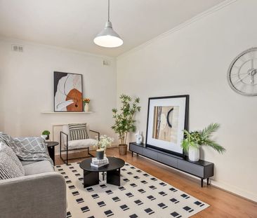 Comfortable Living in the Heart of Enfield - Photo 2