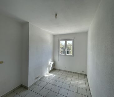 Location Appartement 2 pièces 32m² LA ROQUE D ANTHERON 13640 - Photo 2