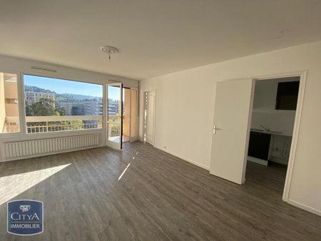 Location Appartement 4 pièces 67m² MARSEILLE 11ème - Photo 2