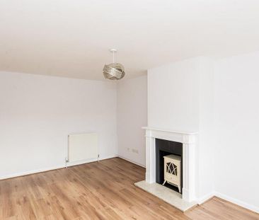 2 bedroom semi-detached bungalow to rent - Photo 2