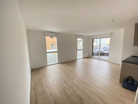 Location Appartement 2 pièces 55m² - Photo 3