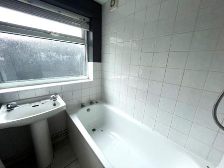 2 bedroom terraced house to rent - Photo 4