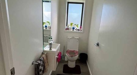 Modern 3-bedroom home for rent - Photo 5