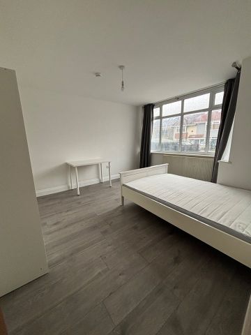 Room in a Shared House, Filton Avenue, BS34 - Photo 2