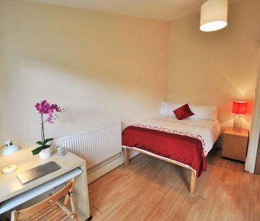 10 bedroom house to rent - Photo 4