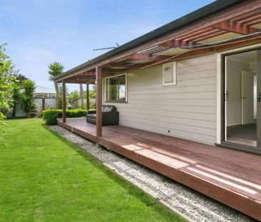 Renovated 3 Bedroom Home - Photo 5