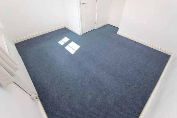 Patient Close, Beeston, Beeston, NG9 - Photo 1