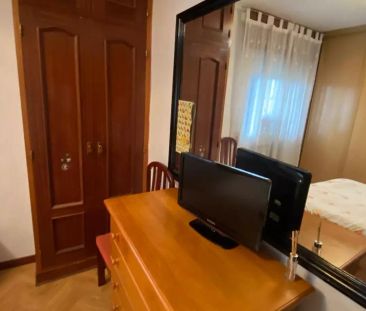Room in a shared 3-bedroom apartment for rent in Los Rosales, perfe... - Photo 3