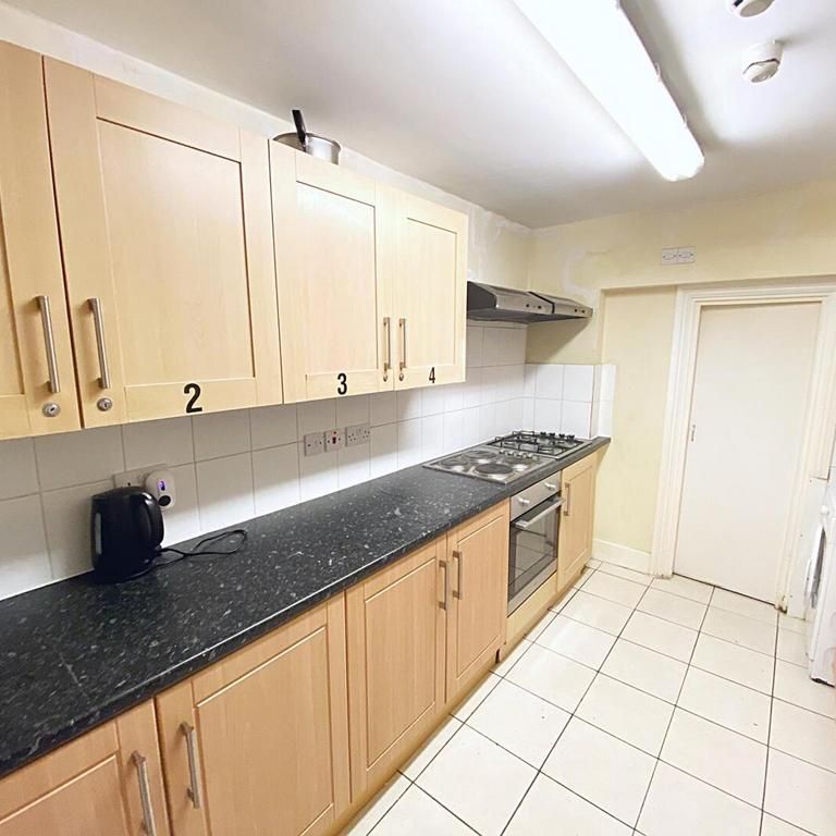 House share to rent - Photo 1