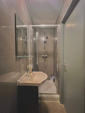 Studio Flat, Golder Greens Road, NW11 - Photo 4