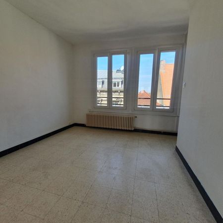 Location Appartement 3 pièces 57m² DOUAI 59500 - Photo 4