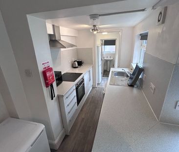 Room in a Shared House, Thyra Grove, NG9 - Photo 2