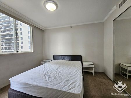 Spacious, Stylish & Modern Furnished Apartment in the Heart of Chatswood - Photo 3