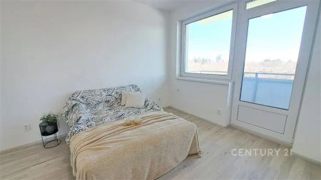 Pronájem bytu 2+kk 63 m - Fotografie 2
