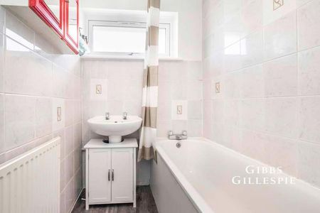 Knoll Crescent, Northwood, HA6 - Photo 3