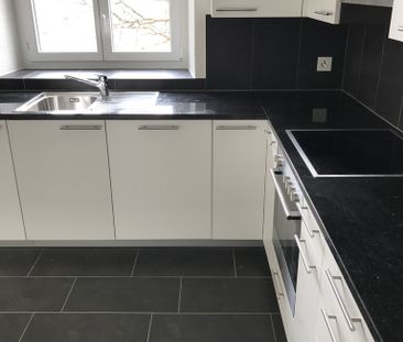 Un bel appartement de 4.5 pièces est à louer sur la Chaux-de-Fonds ! - Photo 2