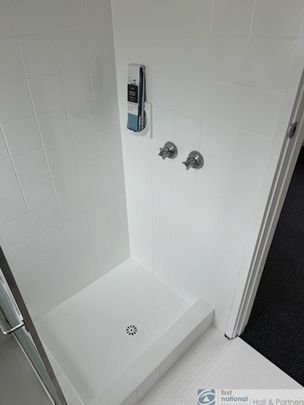 RENOVATED 1 BEDROOM UNIT - Photo 1