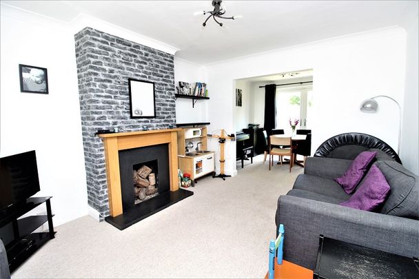 3 Bedroom Terraced House - Photo 1