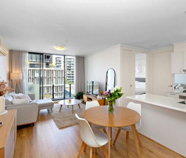 Spacious, Bright and Perfectly Positioned Apartment! - Photo 6