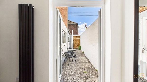 1 bedroom end of terrace house to rent - Photo 1