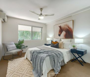 AIR CONDITIONED 2 BEDROOM UNIT WITH DOUBLE GARAGE ! - Photo 4