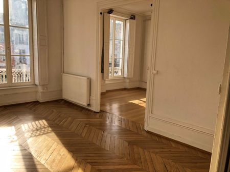 T4 avec 2 chambres - refait à neuf - Photo 2