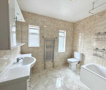 4 bedroom terraced house to rent - Photo 3