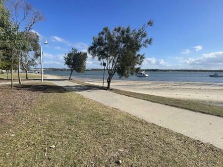 BRIBIE - WATERFRONT & LIFESTYLE - Photo 5
