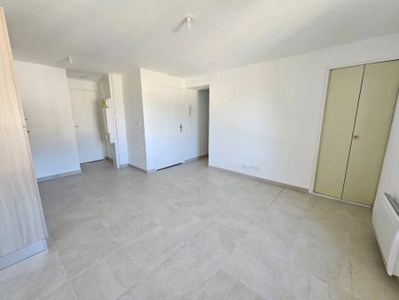 Location Appartement 4 pièces 71 m2 à Mallemort - Photo 3