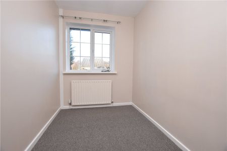 22, Oakdene Court, Leeds, West Yorkshire, LS17 8XS - Photo 3