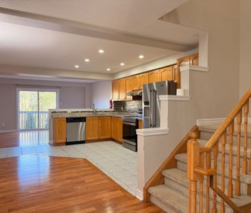 For Lease - 98 Marycroft (Upper) Court, Brampton, Ontario - Photo 5