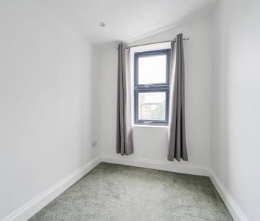 4 bedroom terraced house to rent - Photo 6