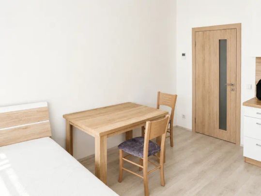 Pronájem, moderní vybavený byt 1+kk, balkon, Olomouc - Photo 1