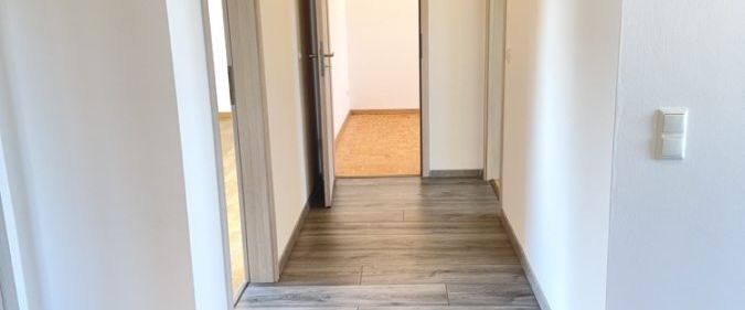 Vorsicht, frisch gestrichen! Renoviertes EFH – 7 Zimmer – ca. 153 m² Wfl. – Hof – Garten – 2 Gge! - Photo 1