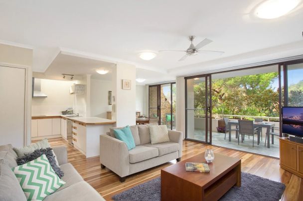 Large and Light Filled Apartment - Photo 1