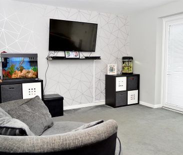 3 bedroom semi-detached house to rent - Photo 1