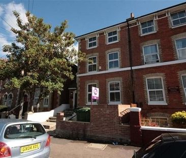 1 Bed Flat, Russell Street, RG1 - Photo 1