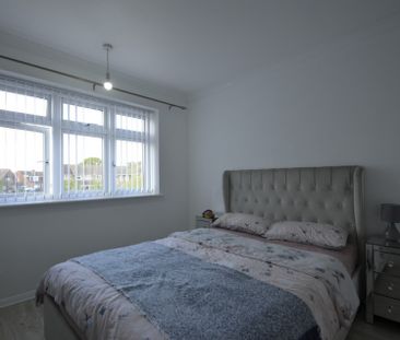 3 bedroom Semi-detached house to rent - Photo 6