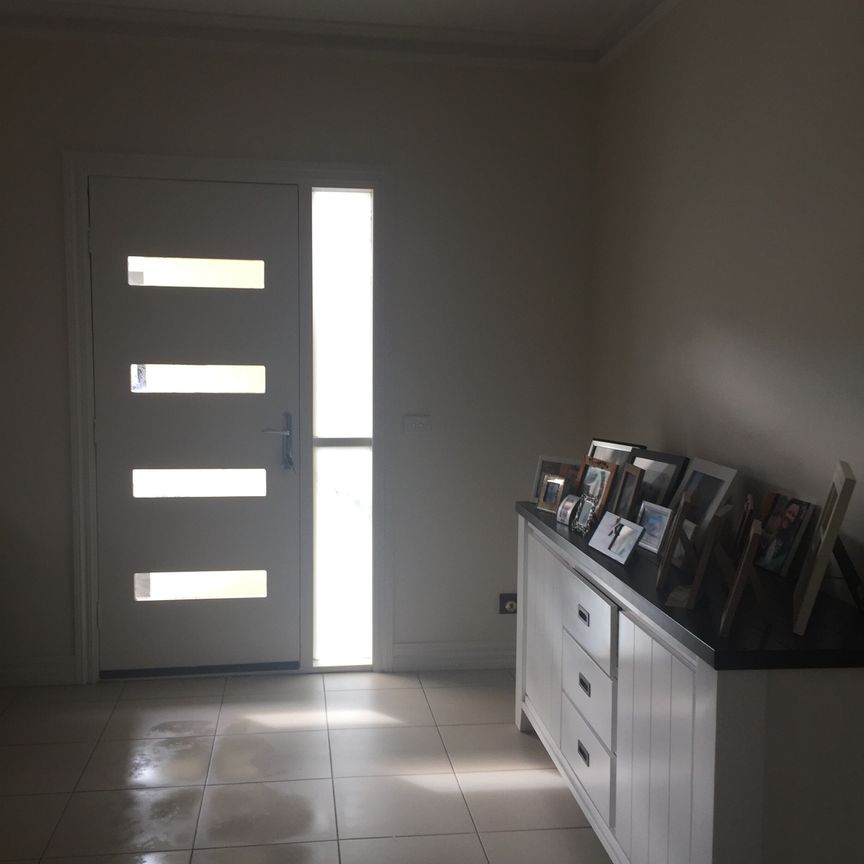 Williamstown - Photo 1