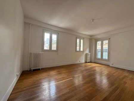 Rental Apartment Paris 10th Saint-Vincent-de-Paul - Photo 5