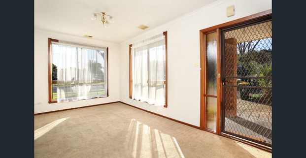 Spacious, Neat & Clean Unit – Ready for a Fresh Start! - Photo 1