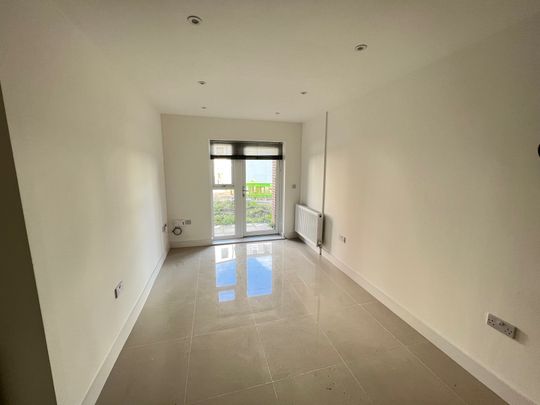 Modern 2-Bedroom, 2-Bathroom Student Apartment in Portswood, Southampton - Photo 1