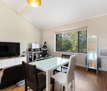 Studio with parkland frontage - Photo 6