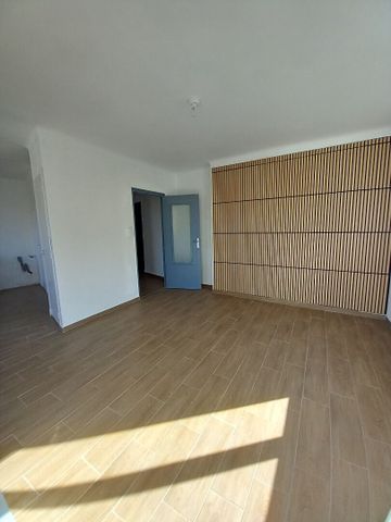 Grand T4 rue recherchée MANOSQUE - Photo 3